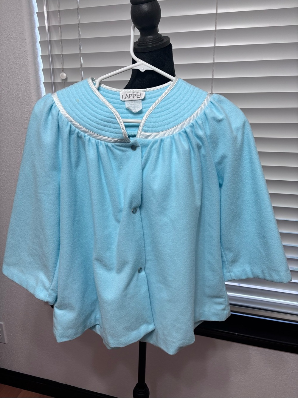 L'Appel Women's Light Blue Quilted-Collar Button-Front Top